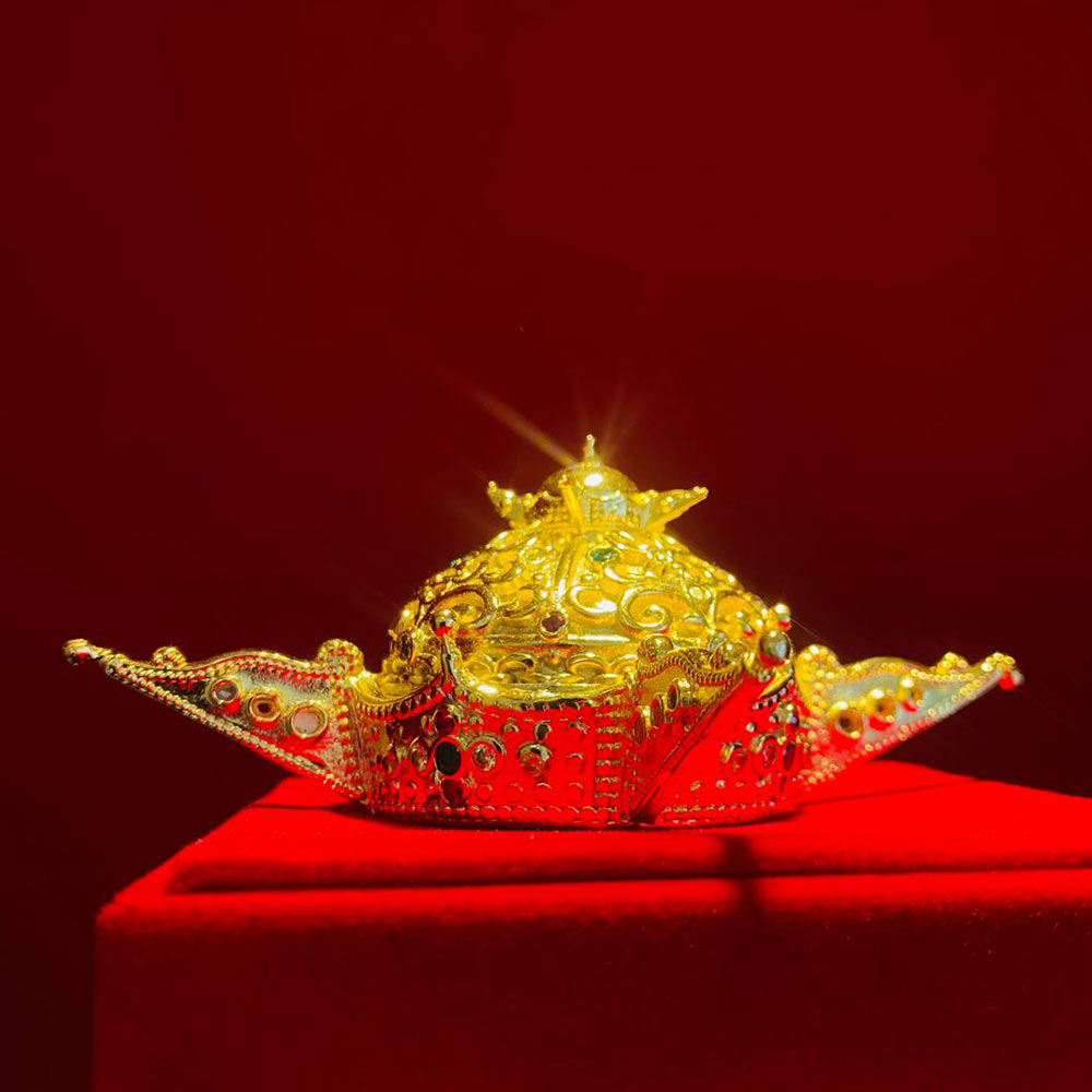 Sri lankan Royal King Hat